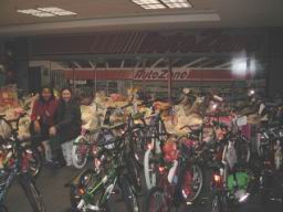 AutoZoneAngelTree-Dec2003-09947.JPG